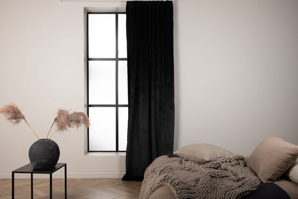 MARY Gardiner 250 X 135-Svart